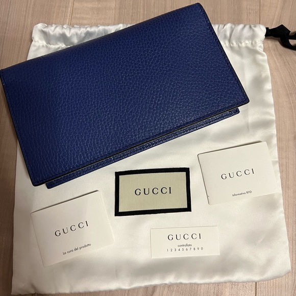 Authentic Gucci Wallet on Chain - Picture 2 of 9